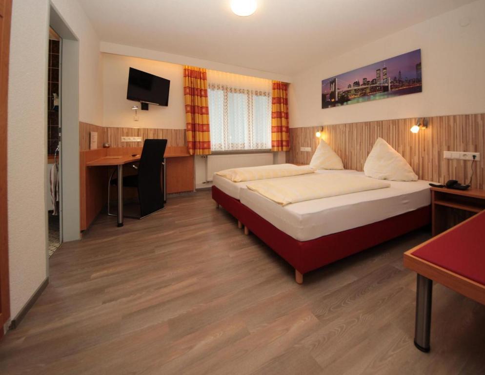 Hotel Krone Stuehlingen - Das Tor Zum Suedschwarzwald Exterior foto